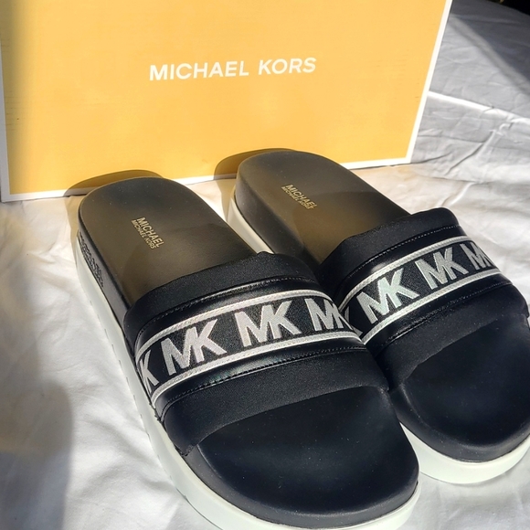 205- Michael Kors Tyra Stripe Slide Women's 10M - Picture 1 of 8